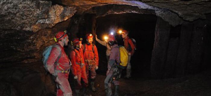 Entdecken Sie eine der gr�ssten H�hlen weltweit! Vom 2h-Teamerlebnis bis zur 2-Tages-Expedition